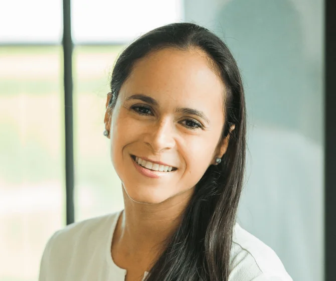 Juliana Johnson, directrice principale des prix de détail et de l’approvisionnement de Gildan.