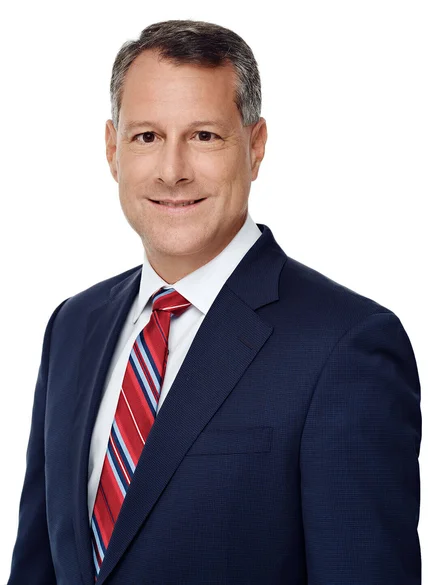 Chuck J. Ward, Premier vice-président, Chef de la direction commerciale